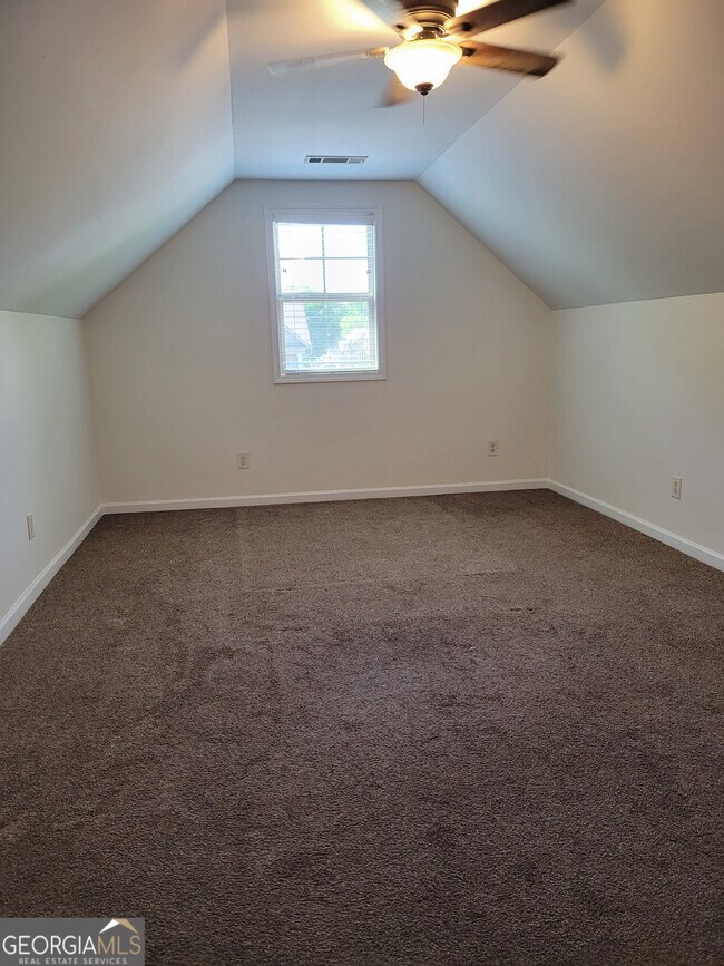 Building Photo - 175 Spinner Dr