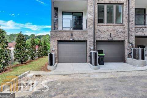 Building Photo - 400 Pratt Dr SE