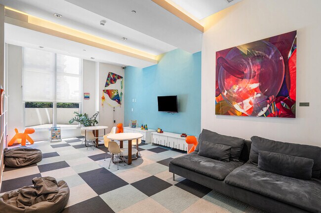 Building Photo - 1100 S Miami Ave