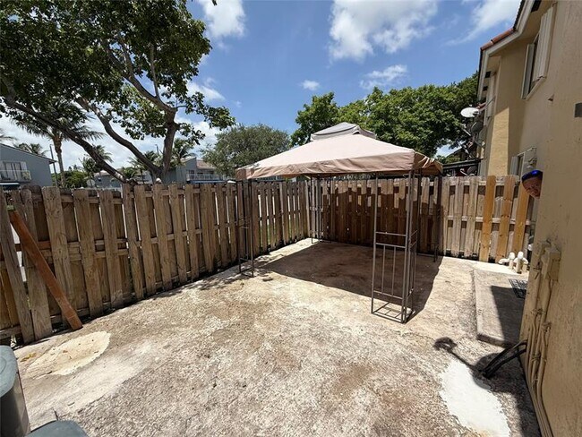Building Photo - 7015 NW 173rd Dr