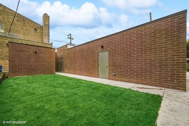 Building Photo - 4014 S Ellis Ave