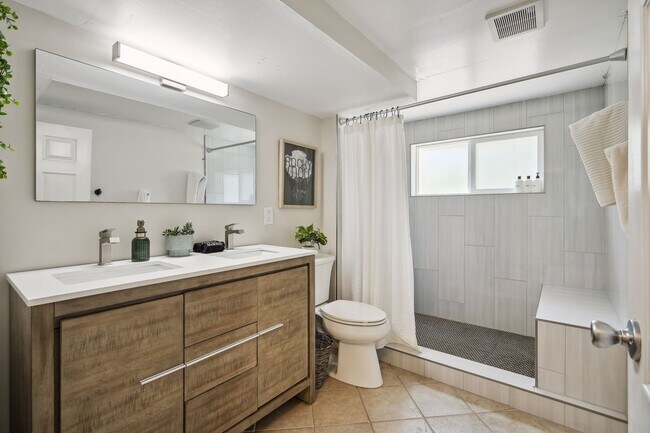 Building Photo - 8694 W 67th Pl