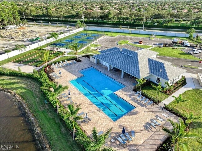 Building Photo - 514 Kamari Cv