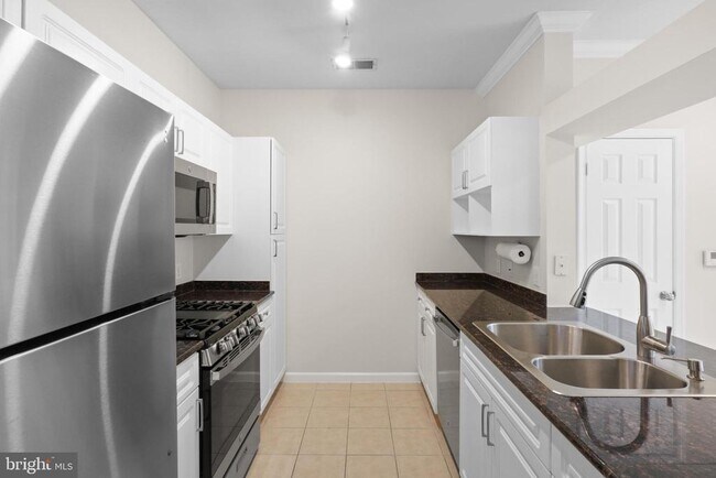 Building Photo - 12945 Centre Park Cir