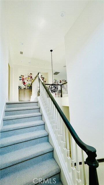 Building Photo - 358 Pinnacle Dr