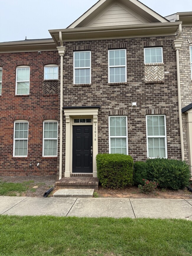 Building Photo - 11016 Cedar Walk Lane