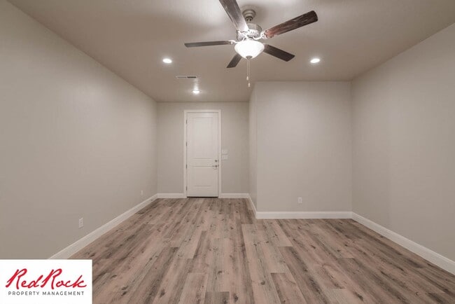 Building Photo - Newer Townhome in Hurricane Heights