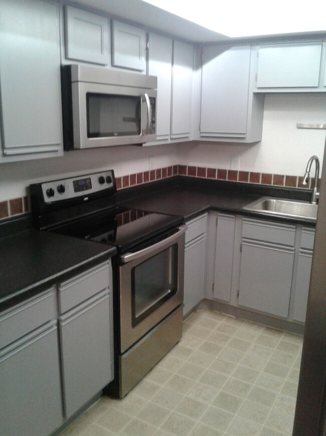 Primary Photo - 2BR 2 BATH 2ND STORY CONDO