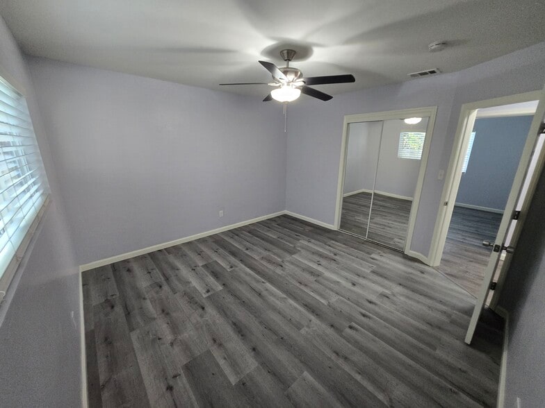 Building Photo - 229 S 36th St