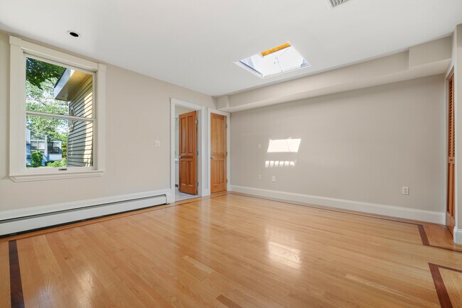 Building Photo - 259 Mt Auburn St