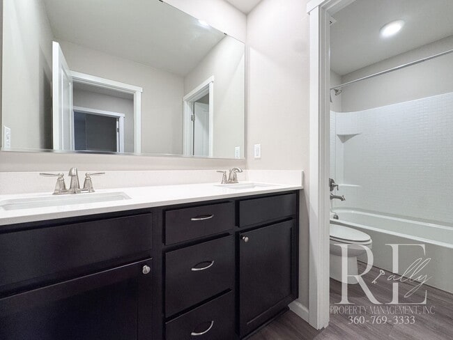 Building Photo - Bright Bremerton Home with Open Layout, A/C, and Fully Fenced Yard