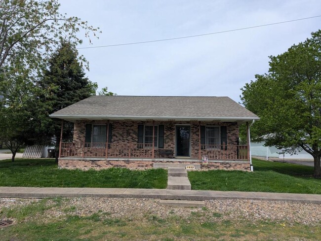 Building Photo - 102 E Pearl St
