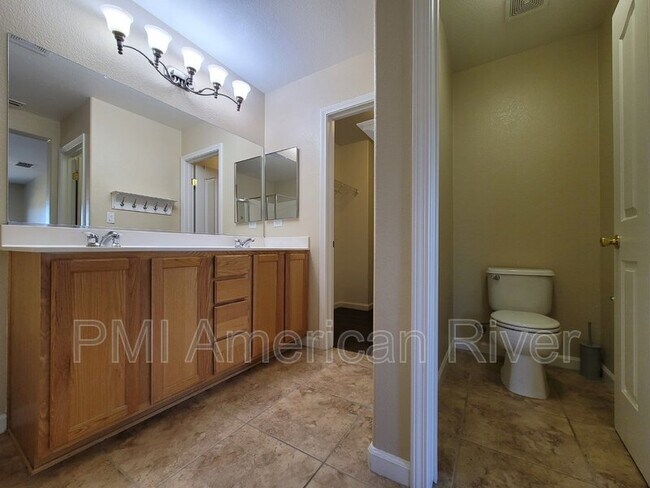 Building Photo - 3304 Esplanade Cir