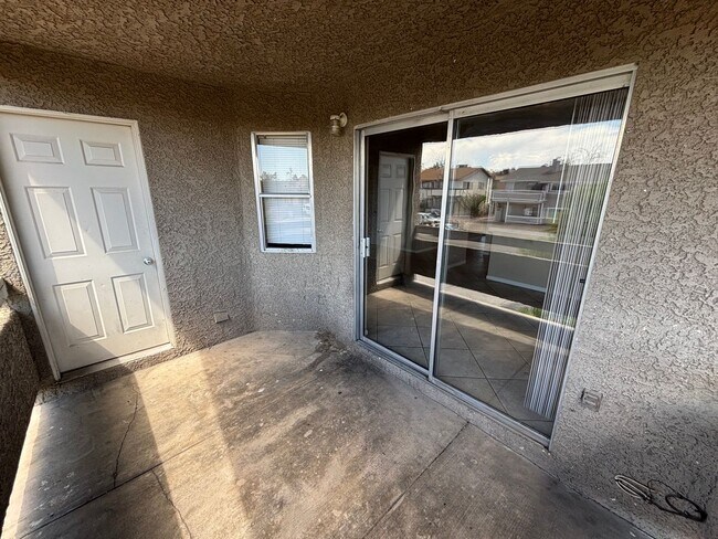 Building Photo - 6208 Yerba Ln