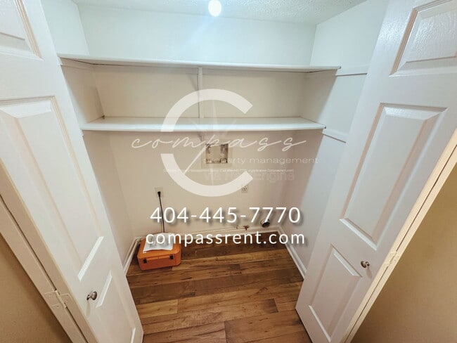 Building Photo - 200 Mill Creek Pl