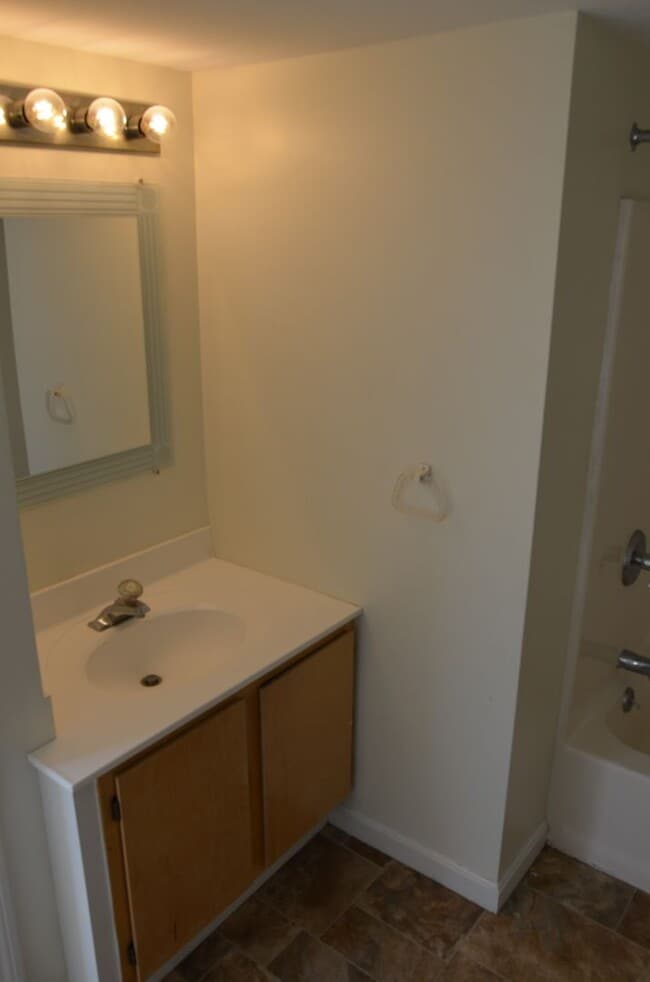 Building Photo - 15-17 Peru Street