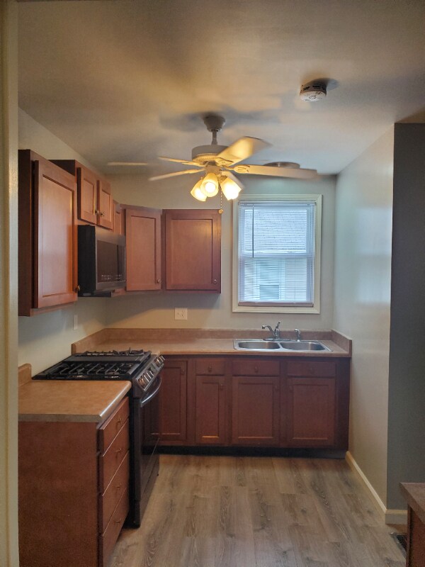 Building Photo - 229 3rd Ave