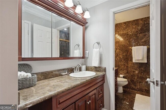 Building Photo - 23214 Plantation Dr NE