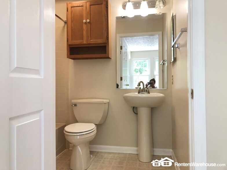 Building Photo - 6300 Bayberry Ct