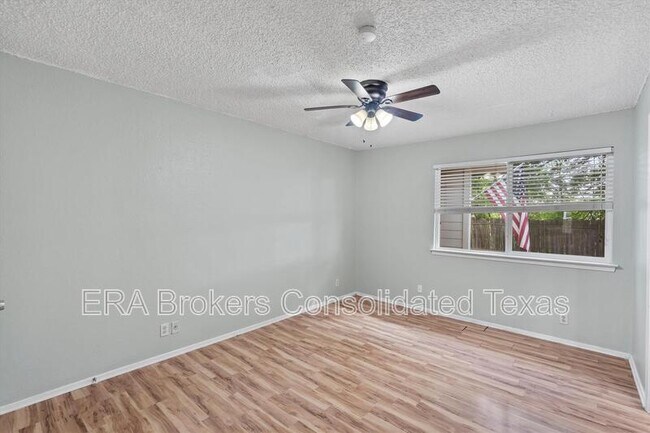 Building Photo - 11908 Broad Oaks Dr