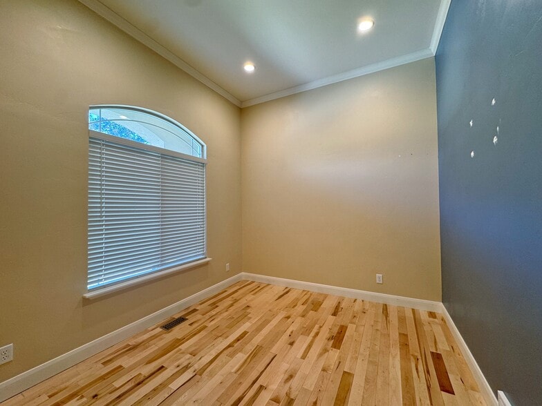 Building Photo - 1248 E 530 N