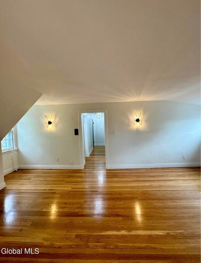 Building Photo - 612 Union St