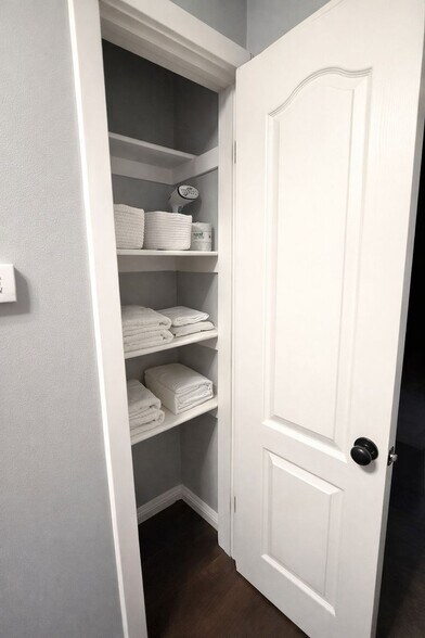 Building Photo - 1040 Canosa Ave