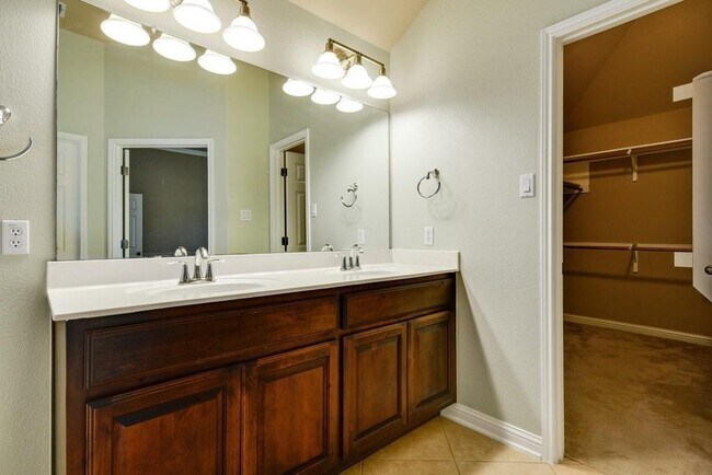 Building Photo - 1614 Hidden Springs Path