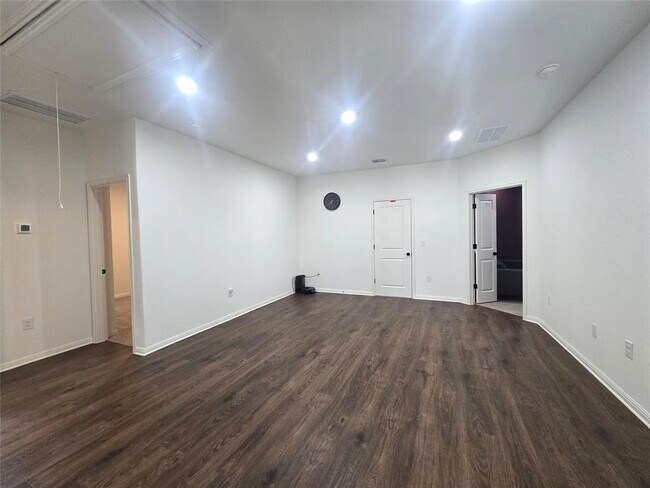 Building Photo - 2319 Cantata Cv