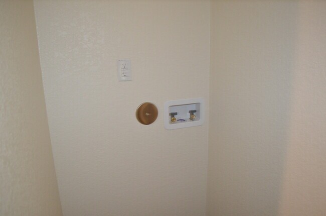 Building Photo - 308 Elbert Ln