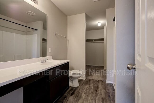 Building Photo - 209 SE 4th St