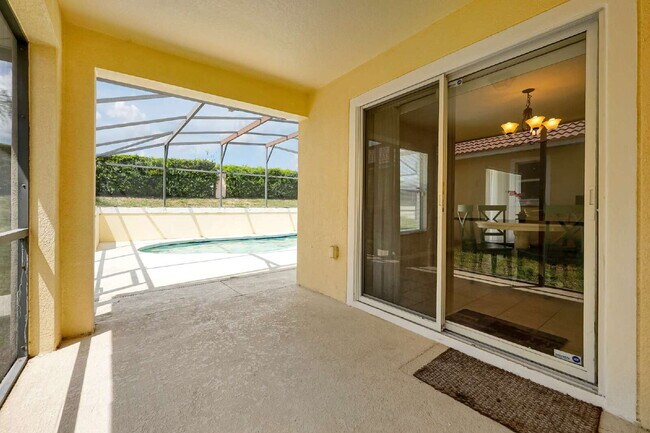 Building Photo - "Furnished 4-Bedroom Pool Home – Comfort and Style in Davenport"
