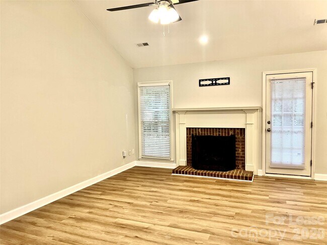 Building Photo - 4409 Stonefield Dr