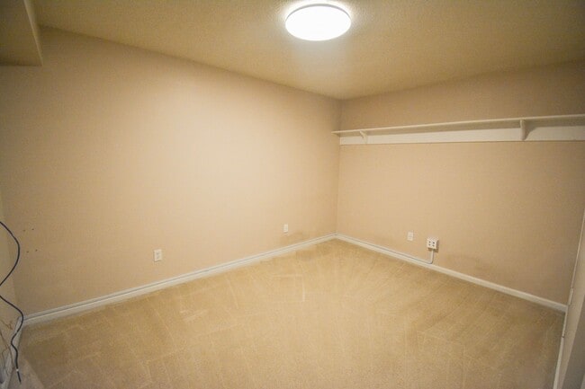 Building Photo - Well-Located 4BR Home in NW Rochester – Country Club Manor