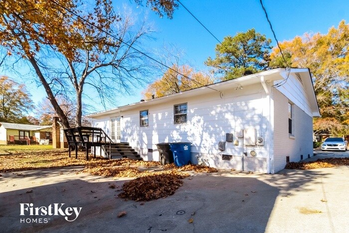 Building Photo - 4118 Kingsland Cir