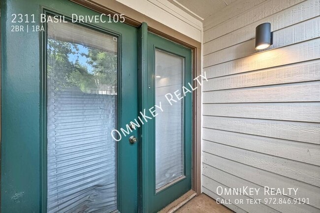 Building Photo - 2311 Basil Dr