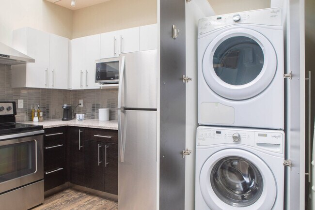 Building Photo - 225 E Michigan St