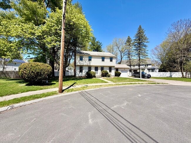 Building Photo - 1 Brewster Dr