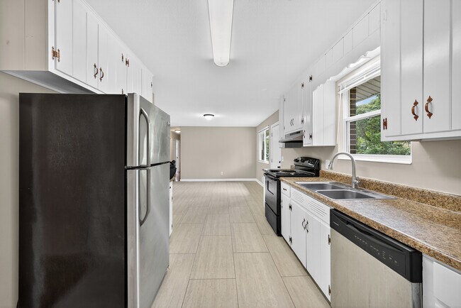 Building Photo - 2327 Mura Dr