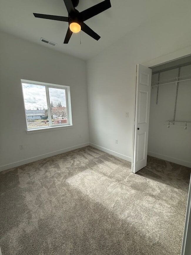 Building Photo - New Construction 2025: 5BR + Main-Level Office Amity OR