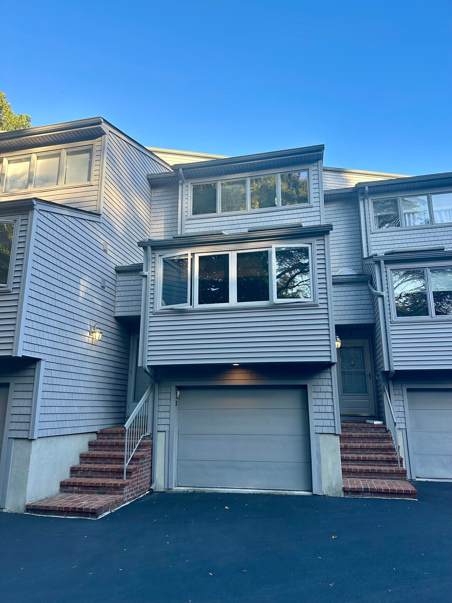 Building Photo - 4480 Post Rd