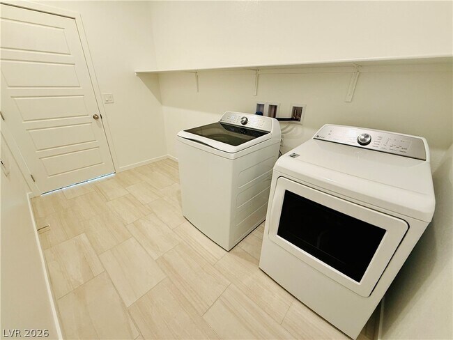 Building Photo - 8341 Caldera Hls Ave