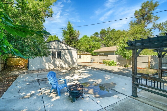 Building Photo - $2,225.00, 2-bed, 1-bath located in Denver.