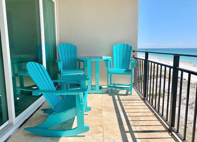 Building Photo - Views! Gorgeous, upgraded penthouse condo at The Breakers