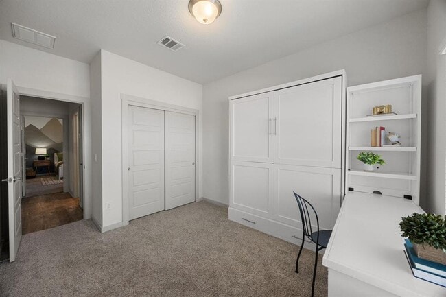 Building Photo - 100 Deserti Rd