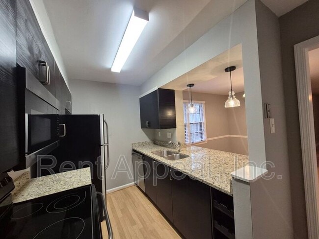 Building Photo - 204 Triumph Dr NW