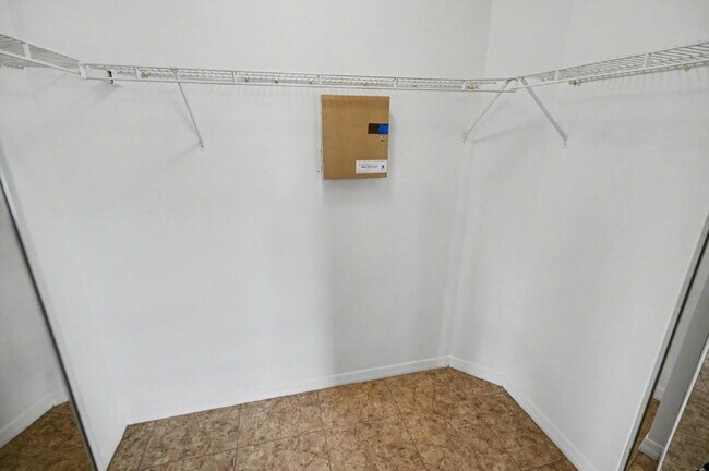 Building Photo - Charming Rental on Quiet Cul-de-Sac!