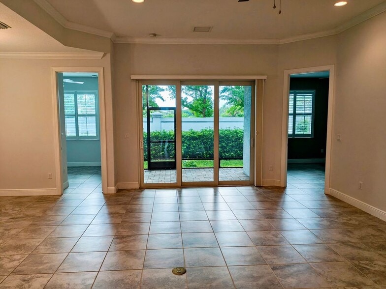 Building Photo - 2557 Bella Vista Cir