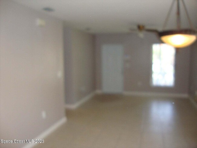 Building Photo - 655 Margie Dr