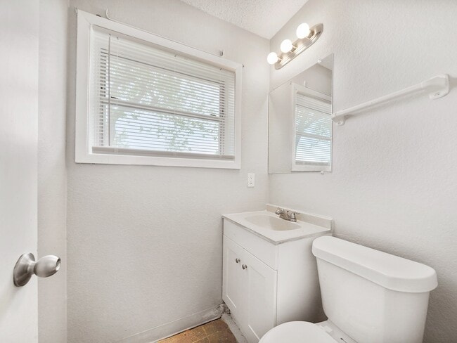 Building Photo - 3006 14th Ave N